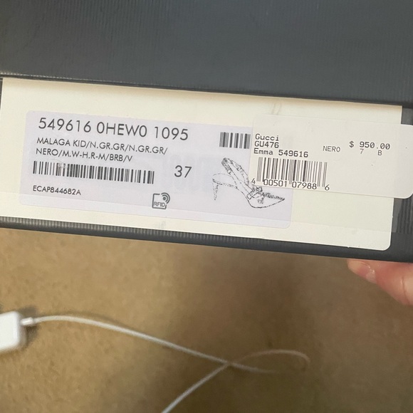 Gucci women’s shoes size 37 Euro. Perfect condition!! - Picture 9 of 11